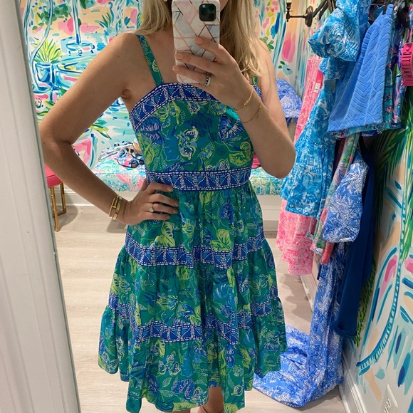 Lilly Pulitzer dress Size 4 - Picture 2 of 2